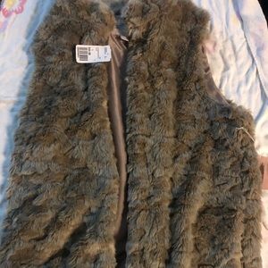 Outerwear vest size large